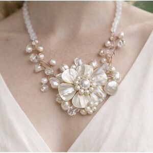 Mother of Pearl Flower Statement‎ Necklace Freshwater Pearl Crystal Bridal Cream